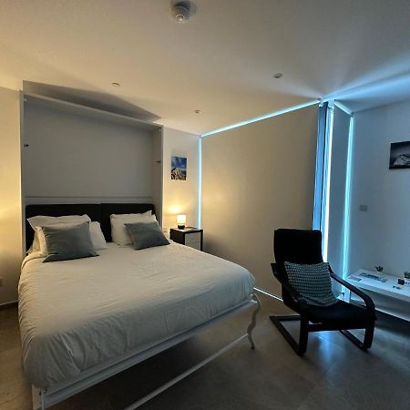 E1 Apartment High Level Sea View ジブラルタル エクステリア 写真