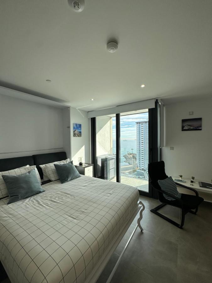 E1 Apartment High Level Sea View ジブラルタル エクステリア 写真