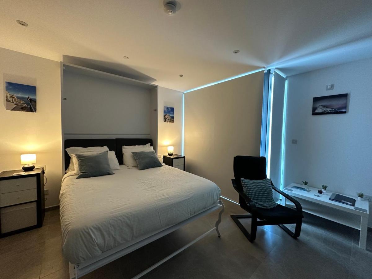 E1 Apartment High Level Sea View ジブラルタル エクステリア 写真